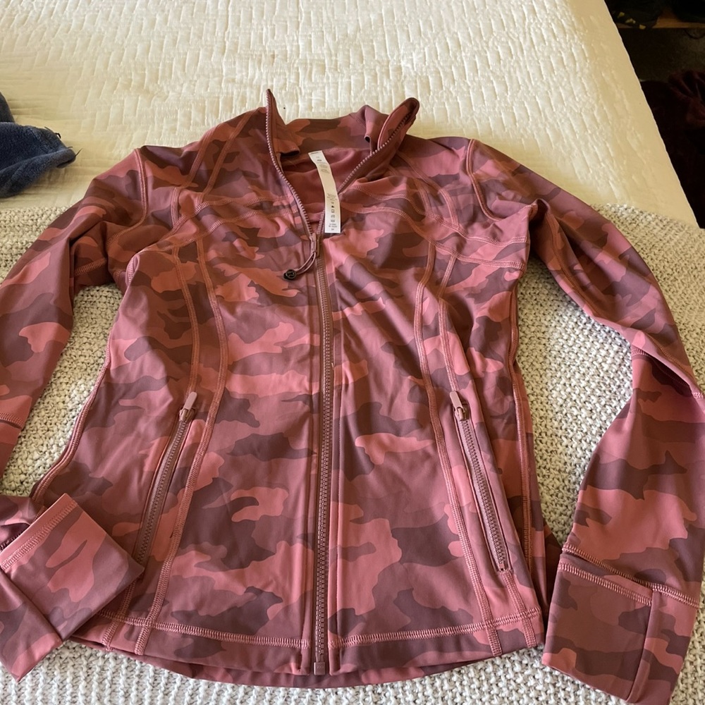 Lululemon jacket size 10 in excellent condition